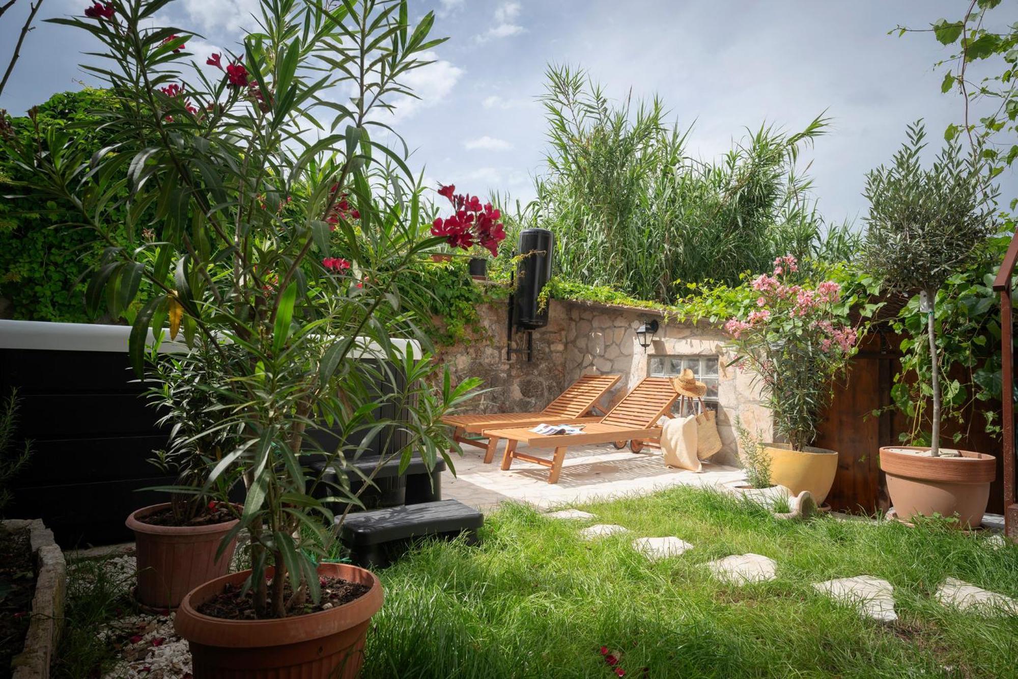 Holiday Home Skala With Hot Tub & Kala With Terrace Pitve ภายนอก รูปภาพ