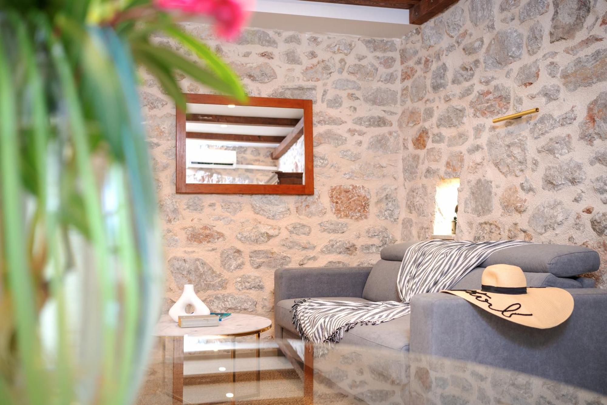 Holiday Home Skala With Hot Tub & Kala With Terrace Pitve ภายนอก รูปภาพ