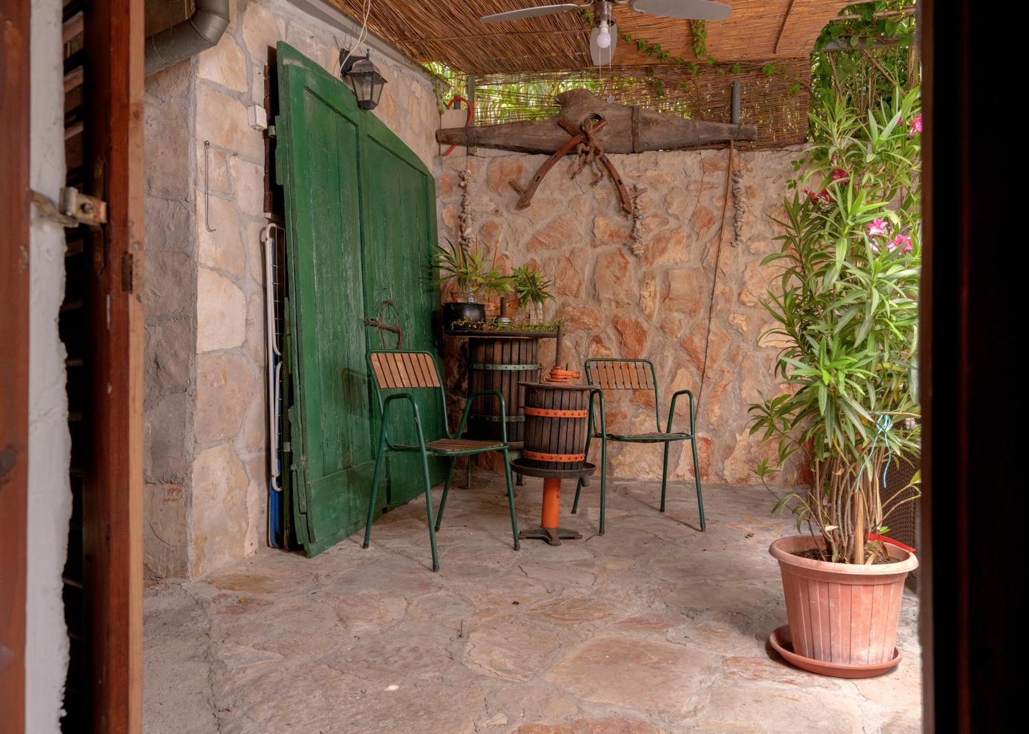 Holiday Home Skala With Hot Tub & Kala With Terrace Pitve ภายนอก รูปภาพ